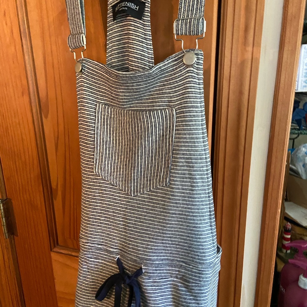 Kittenish overall shorts